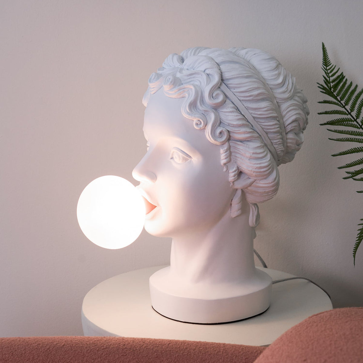 Aurrinel sculpturale tafellamp van hars