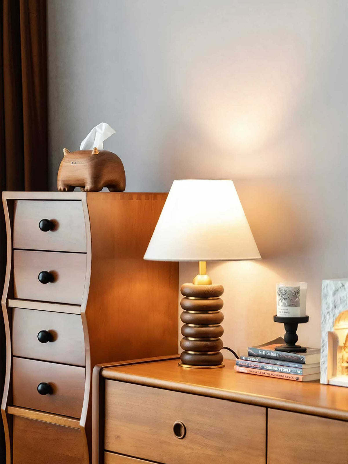 Rinalia Minimalistische tafellamp van walnoot
