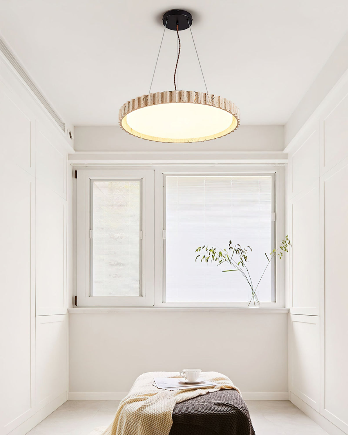 Elvenis ronde hanglamp van geel travertin