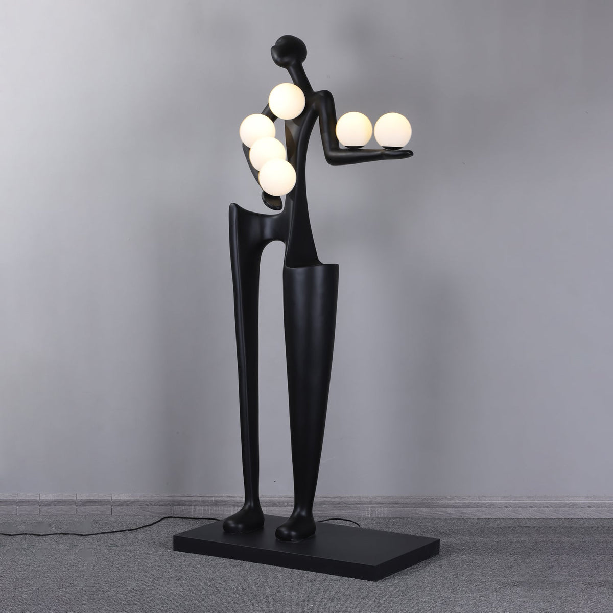 Viraeette kunststof vloerlamp in artistiek ontwerp