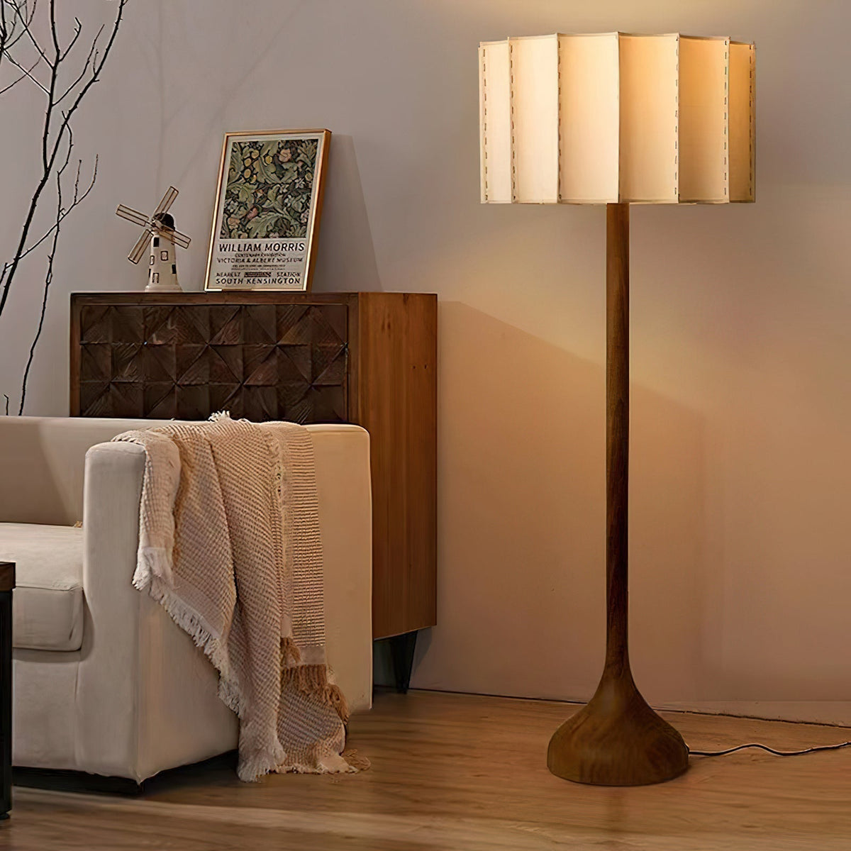 Bexi Minimalistische vloerlamp van walnoothout en beige stof