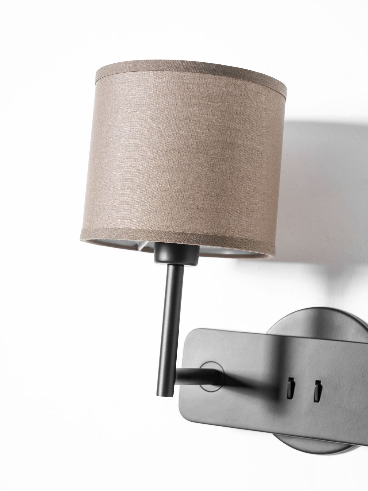Rivoeria wandlamp