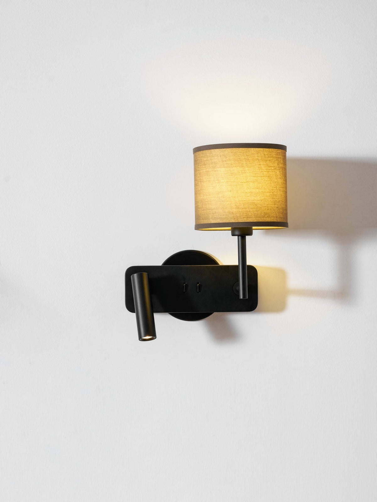 Rivoeria wandlamp