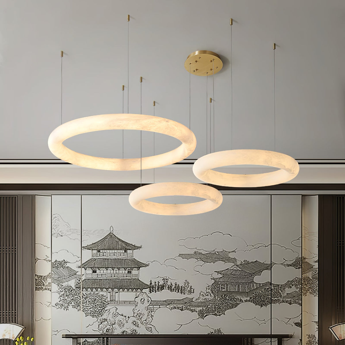 Erzorila ronde albasten hanglamp met goudkleurige accenten