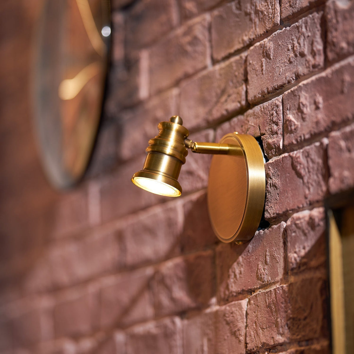 Corten messing wandlamp