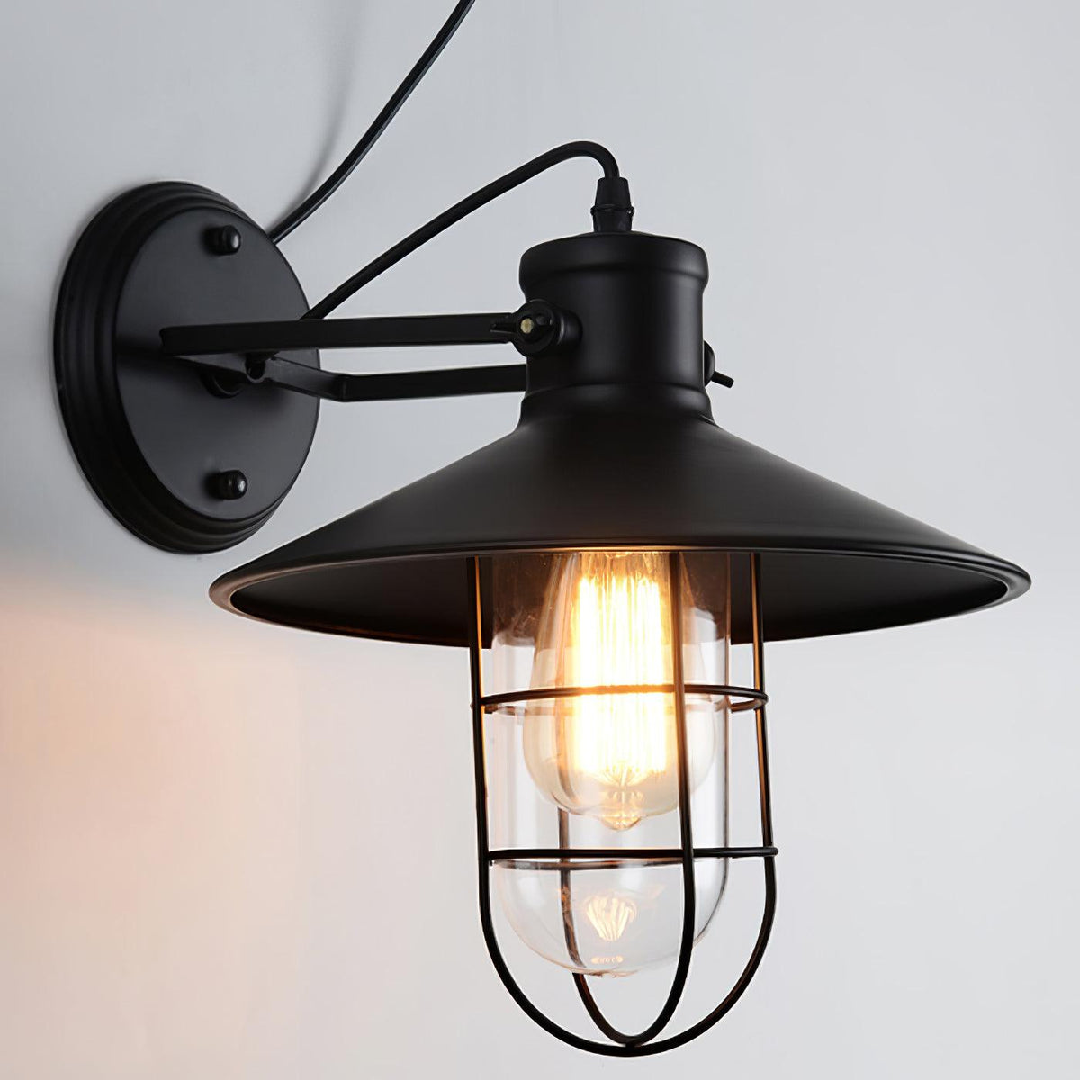 Eiraniella Abnormal Harbour Industriële wandlamp van glas