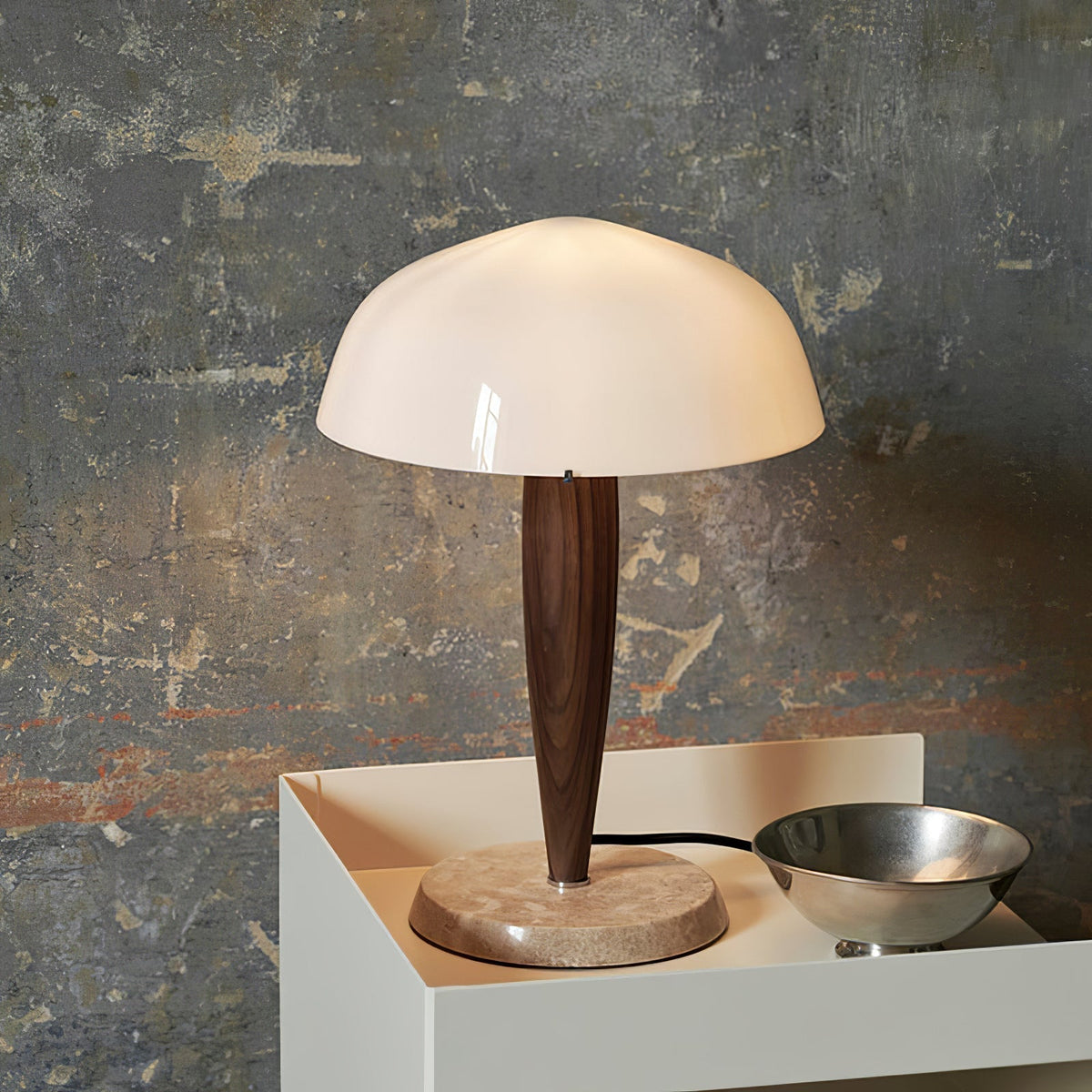 Emerson tafellamp van donker walnoot
