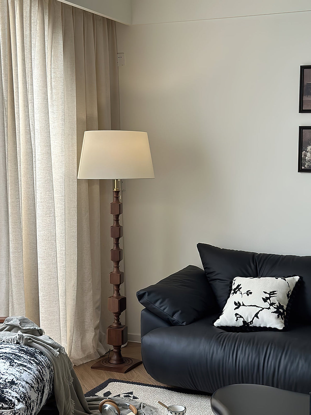 Sylarelle Houten vloerlamp in walnootkleur
