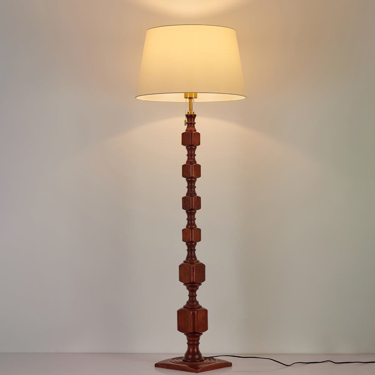 Sylarelle Houten vloerlamp in walnootkleur