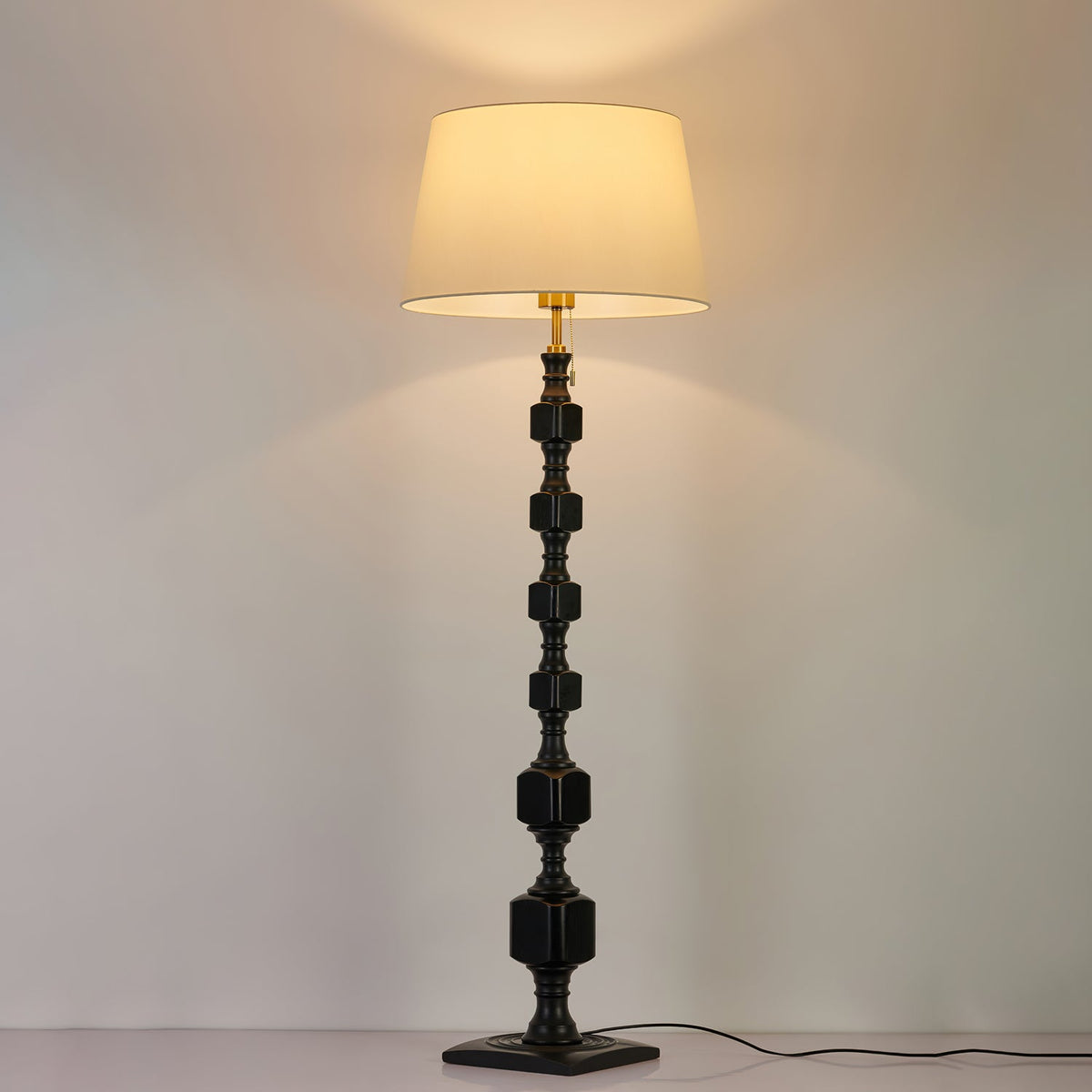 Sylarelle Houten vloerlamp in walnootkleur