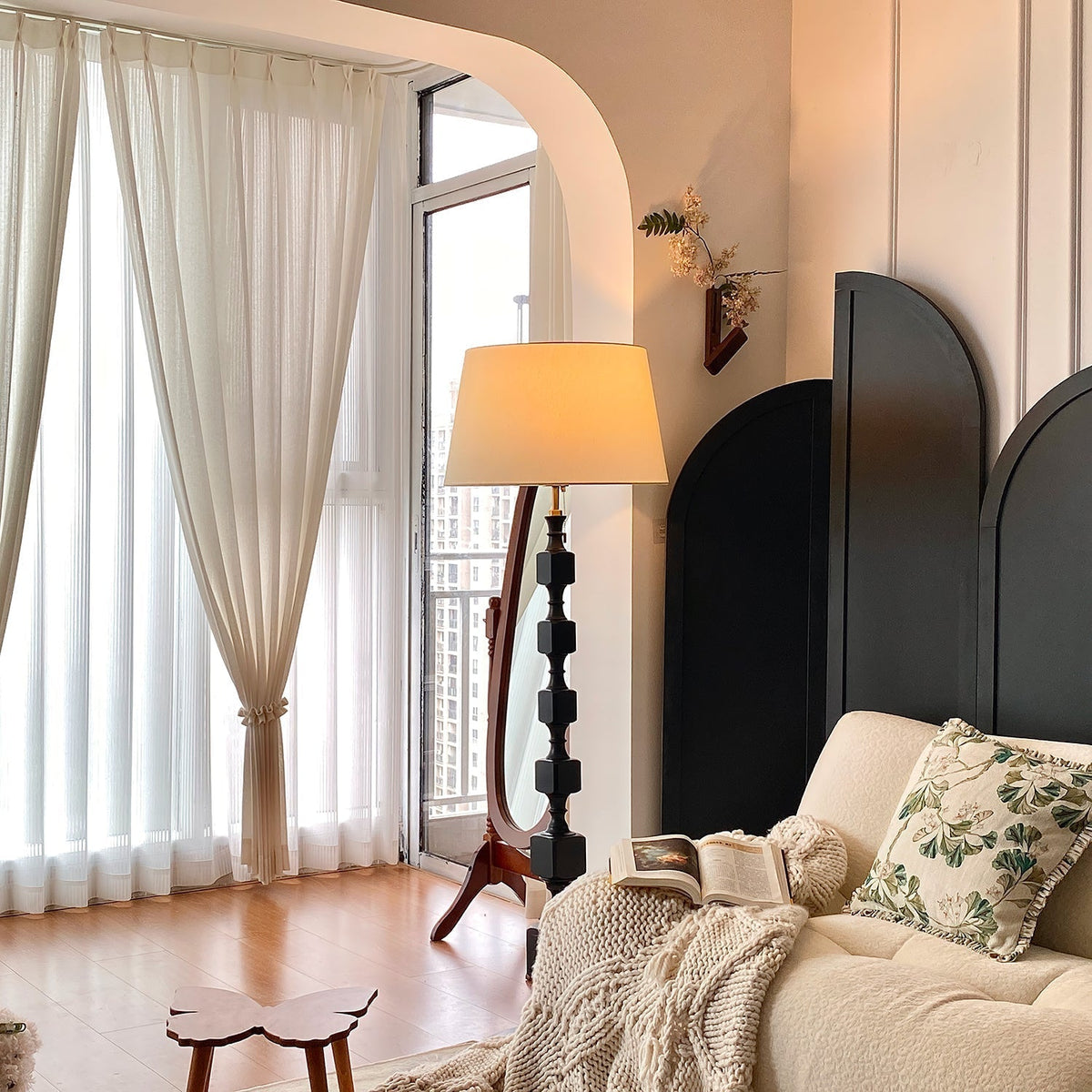 Sylarelle Houten vloerlamp in walnootkleur