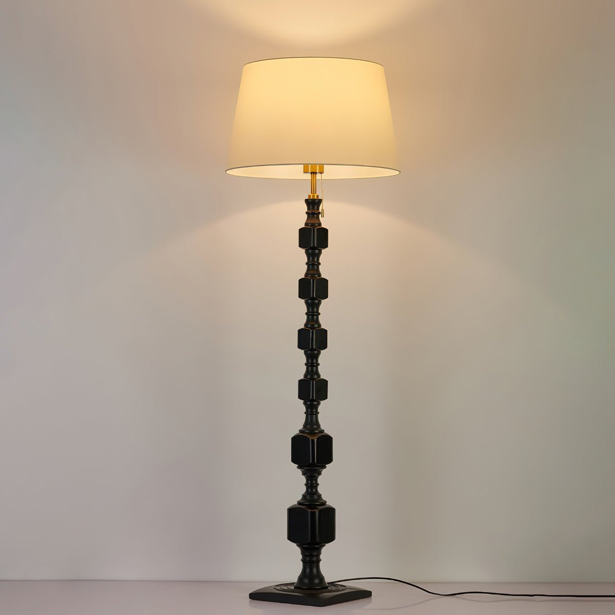 Sylarelle Houten vloerlamp in walnootkleur
