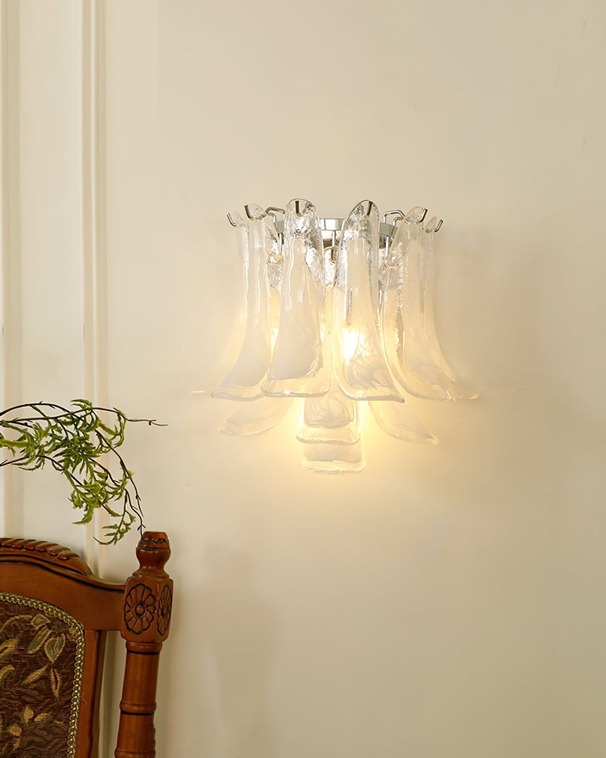 Celarelle wandlamp met Glazen Bloemblaadjes in Hoefijzervorm Minimalistisch