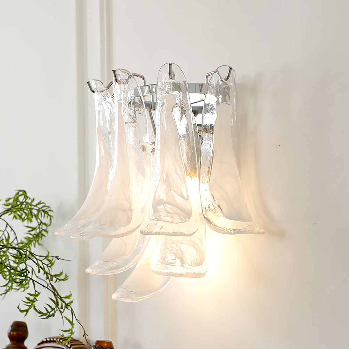 Celarelle wandlamp met Glazen Bloemblaadjes in Hoefijzervorm Minimalistisch