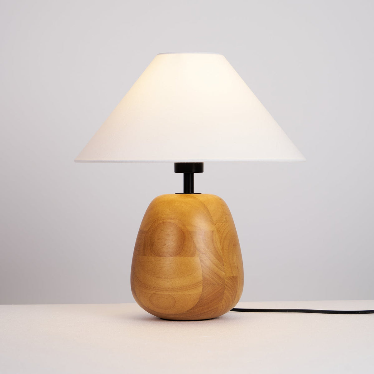Syloraya moderne tafellamp van hout