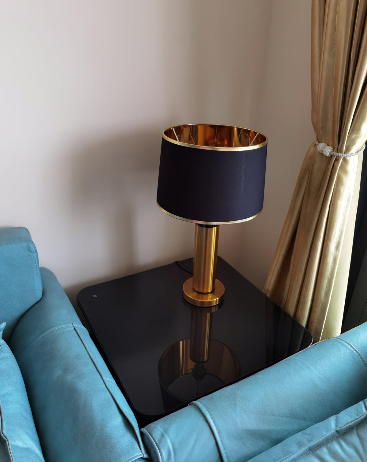 Cur moderne tafellamp in goudkleurige afwerking