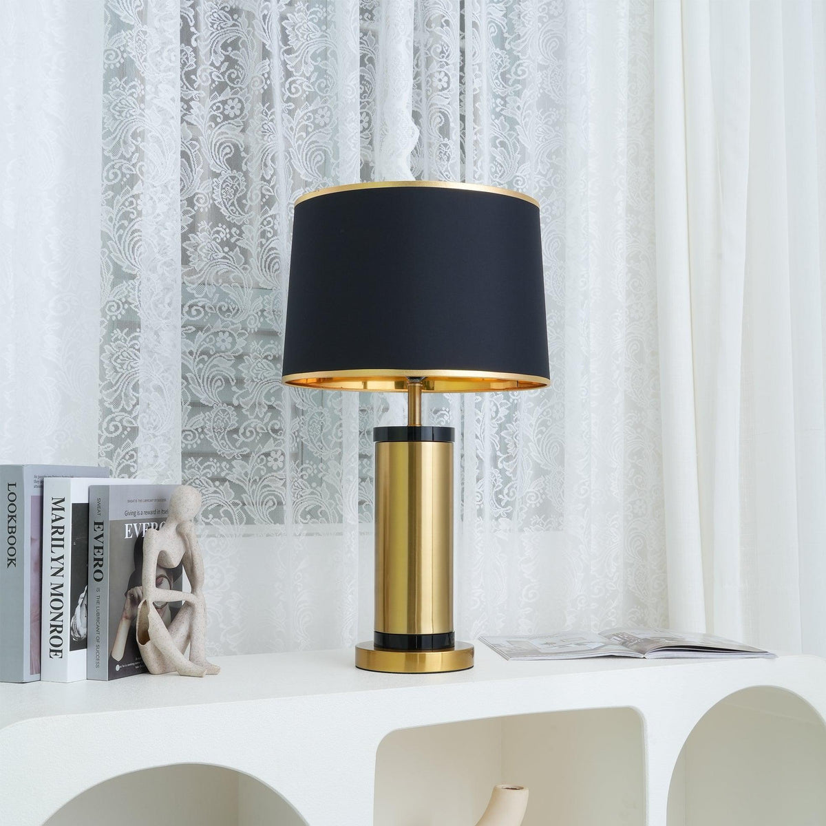 Cur moderne tafellamp in goudkleurige afwerking