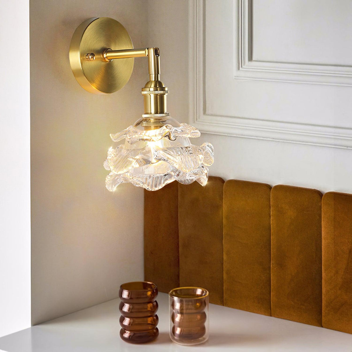 Petal Vintage messing wandlamp met bloemblaadjes