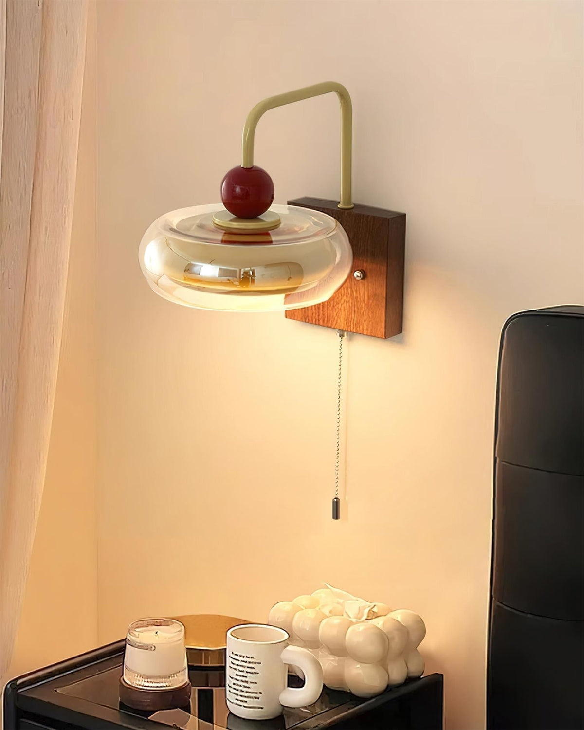 Lumiva wandlamp retro en glas van walnoothout met trekkoord