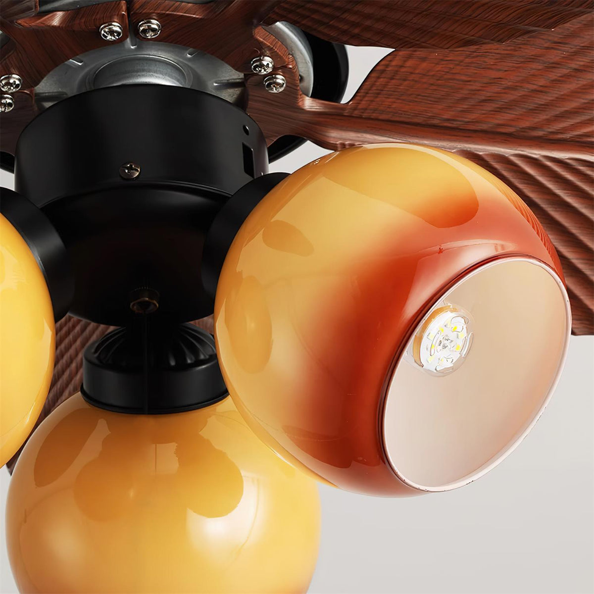 Avenineria plafondventilator met verlichting