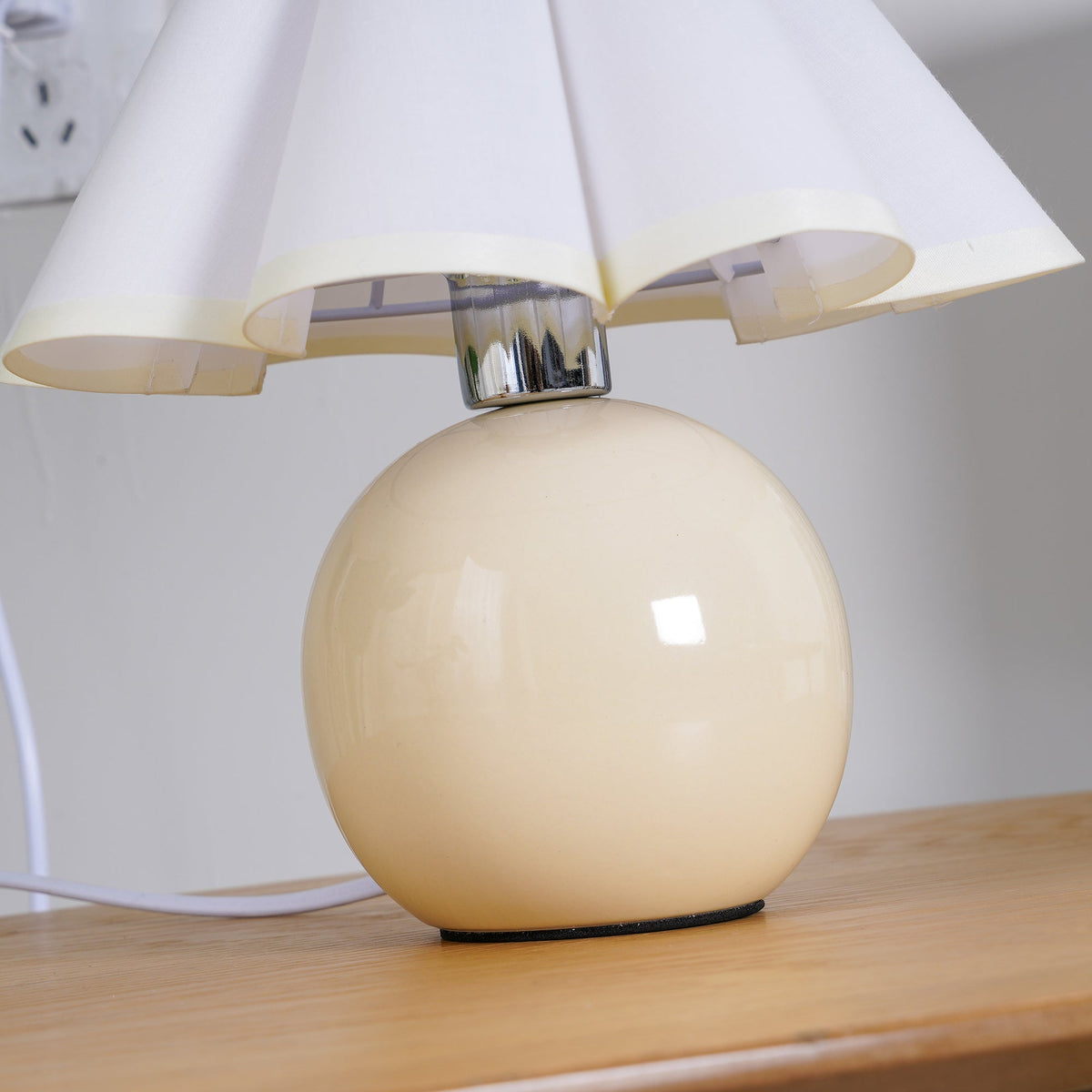 Nirixon whimsische tafellamp met stoffen kap