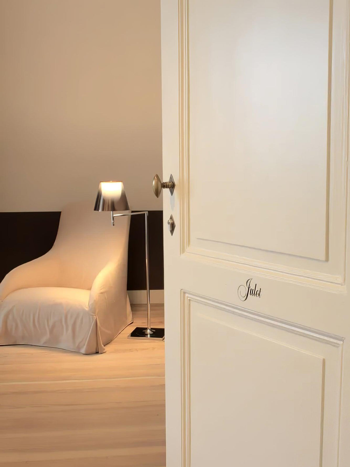 Aquris minimalistisch vloerlamp