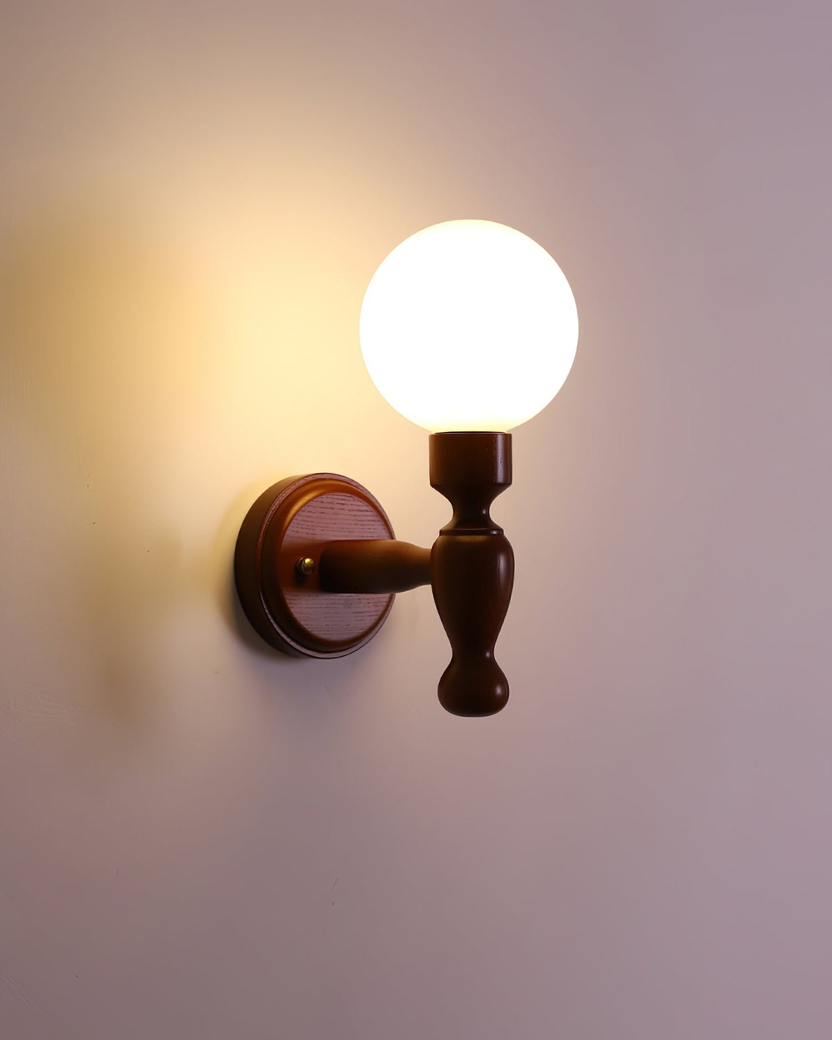 Orbel Mapleleaf wandlamp met houten element