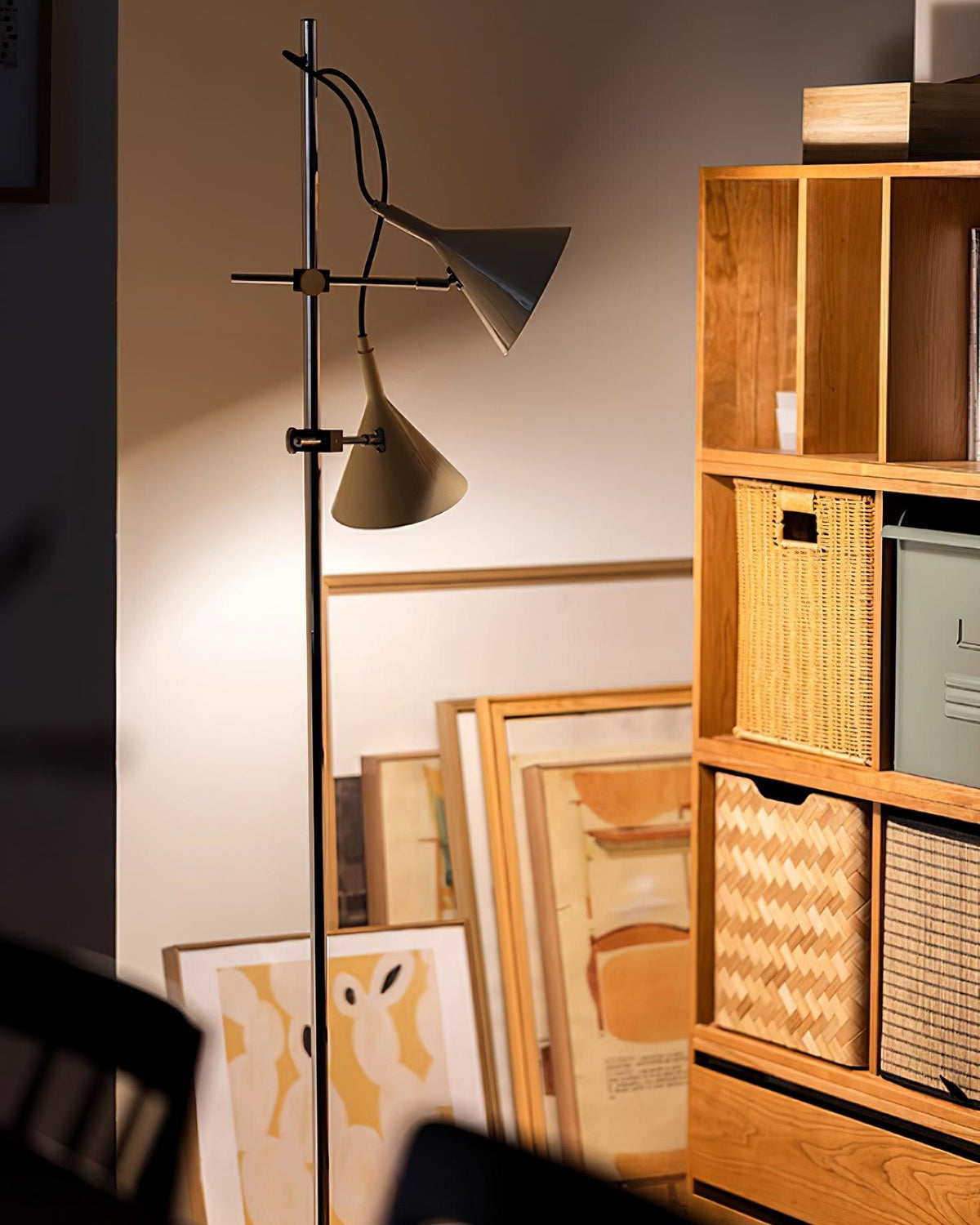Elys moderne vloerlamp in chroom en beige