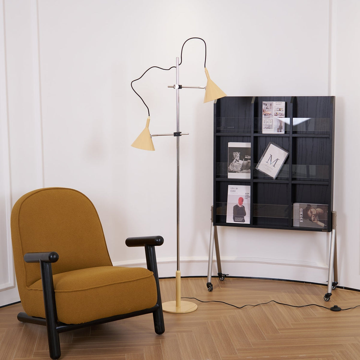 Elys moderne vloerlamp in chroom en beige