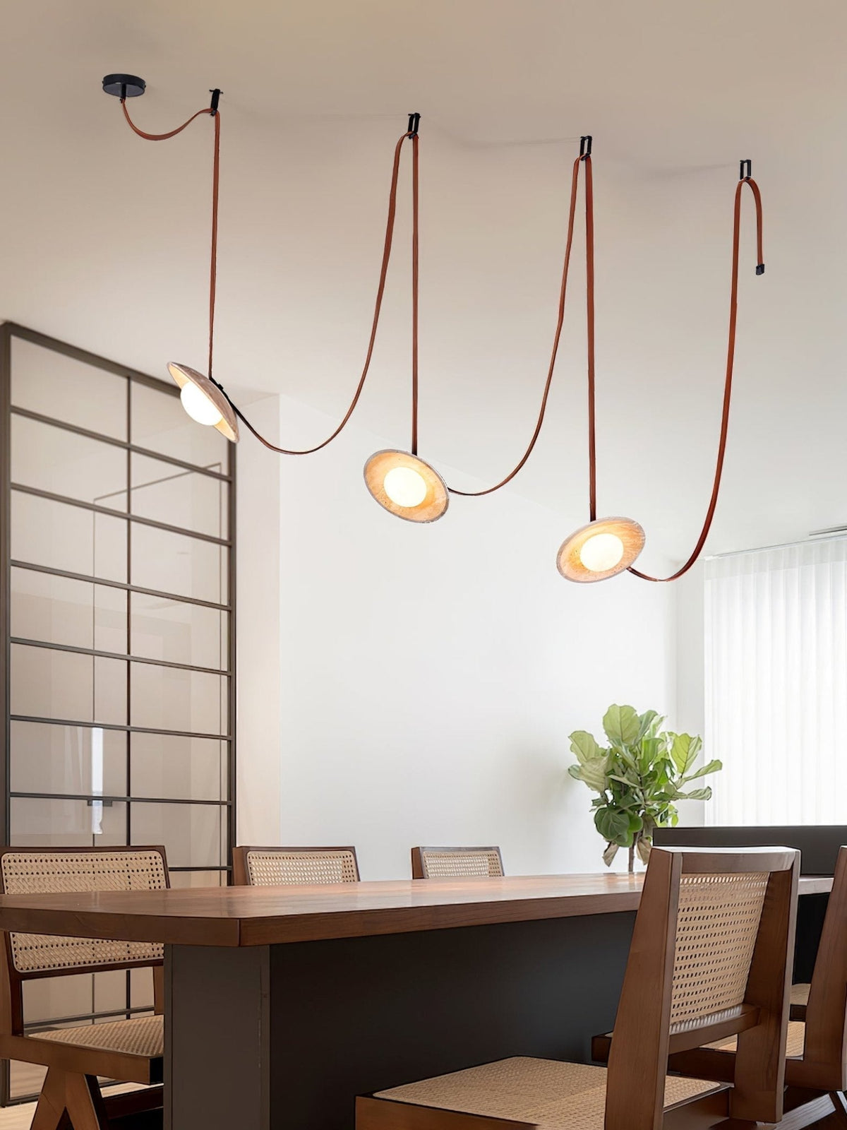 Ulsoryra hanglamp cluster van geel travertin en rood leer