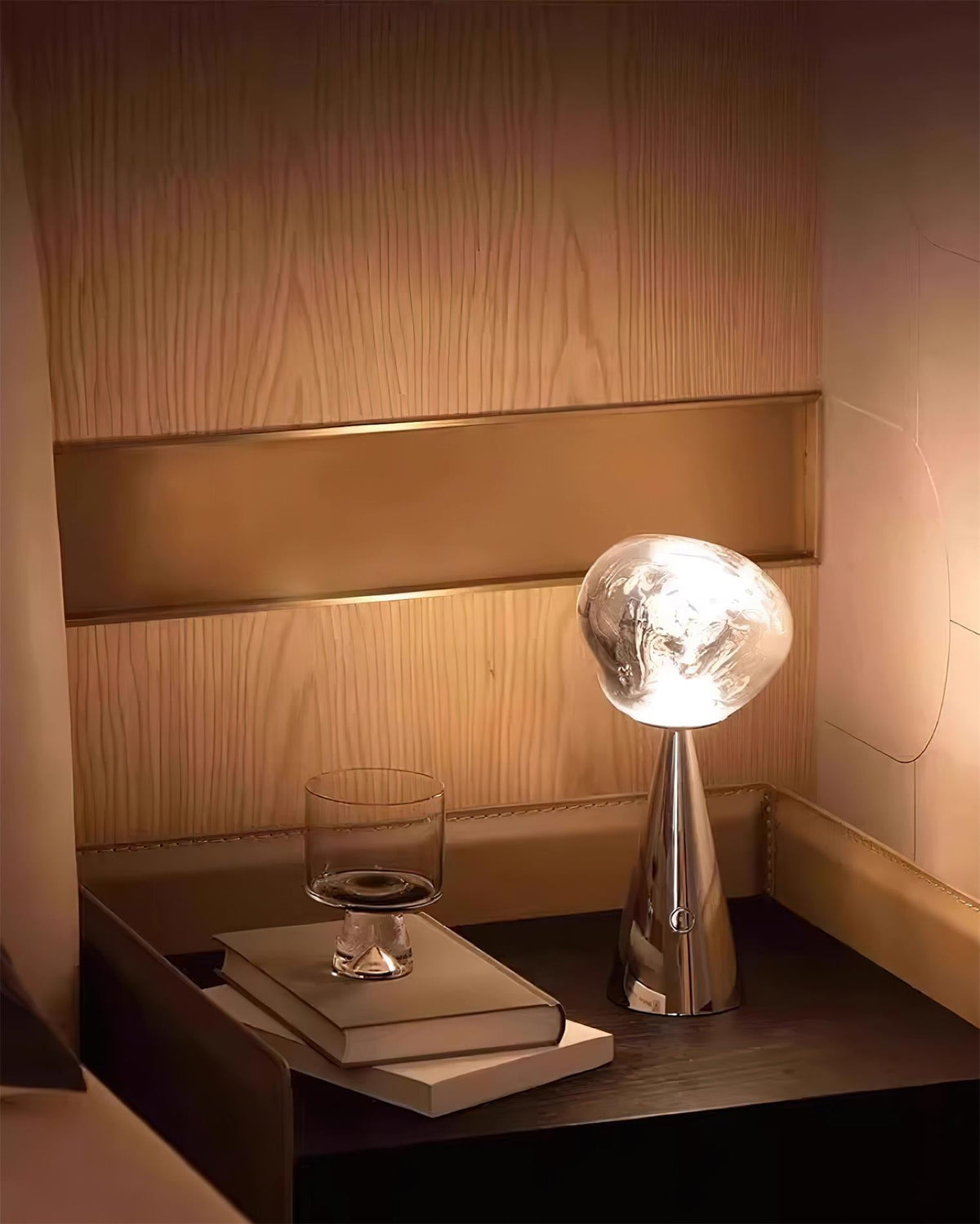 Dimza moderne tafellamp in goud