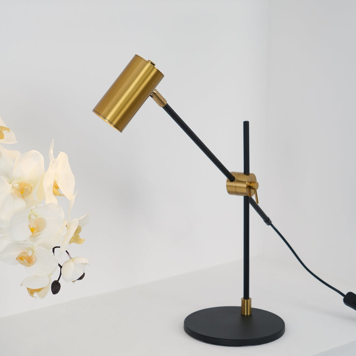 Ivpharil vloerlamp met