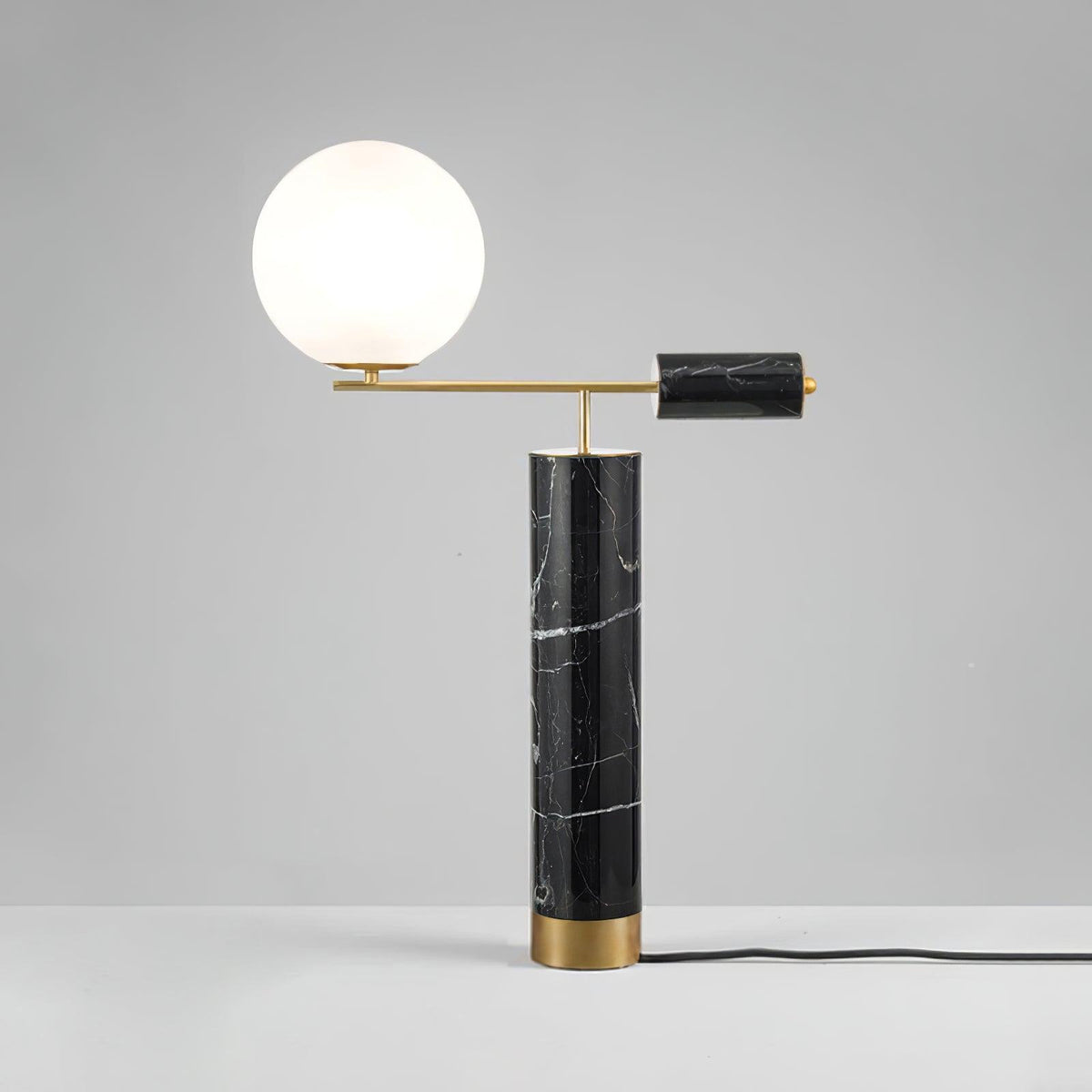 Vathayre Minimalisme tafellamp met Marmer