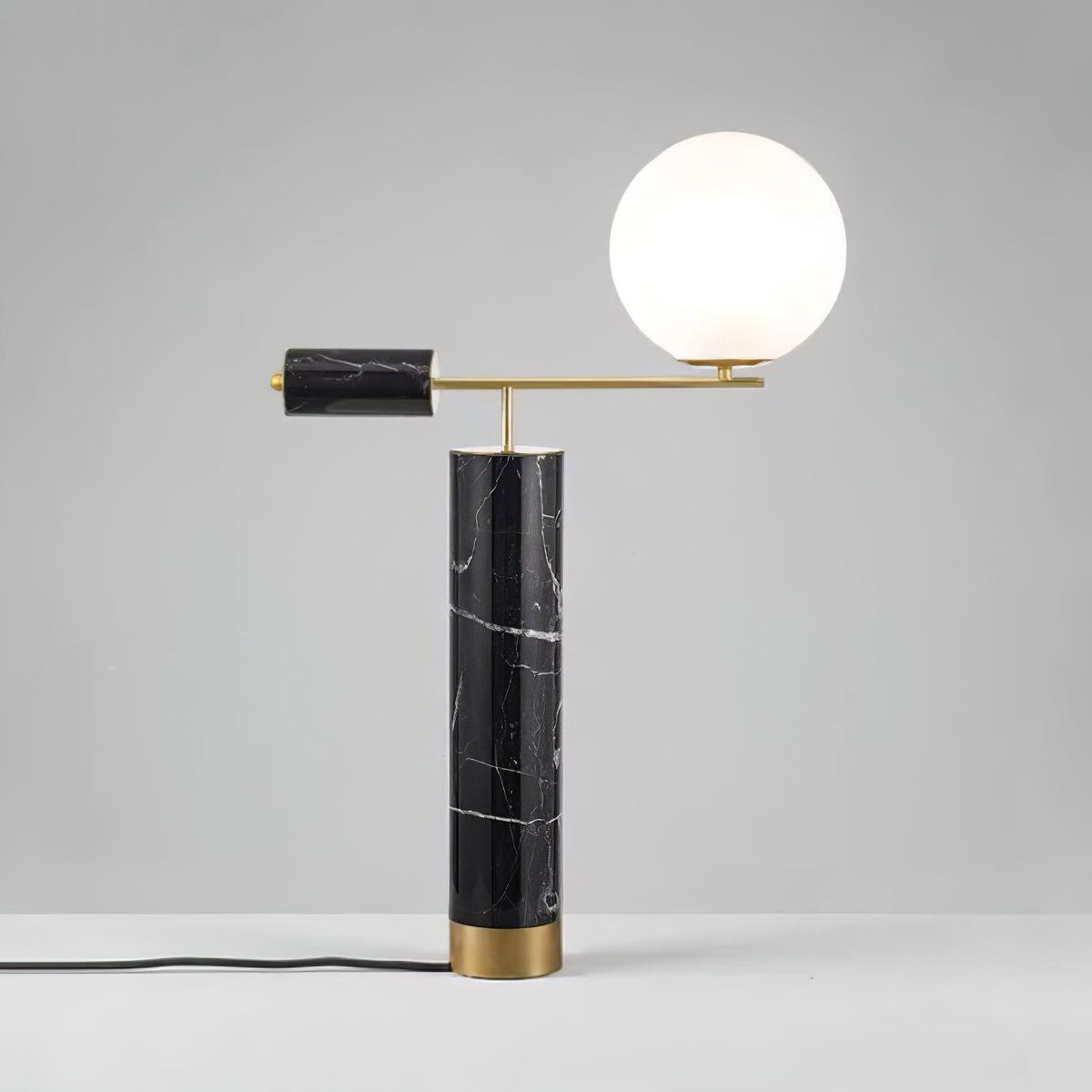 Vathayre Minimalisme tafellamp met Marmer