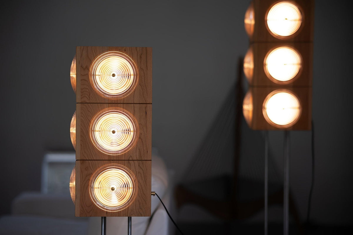 Avraearae modulaire vloerlamp van kersenhout