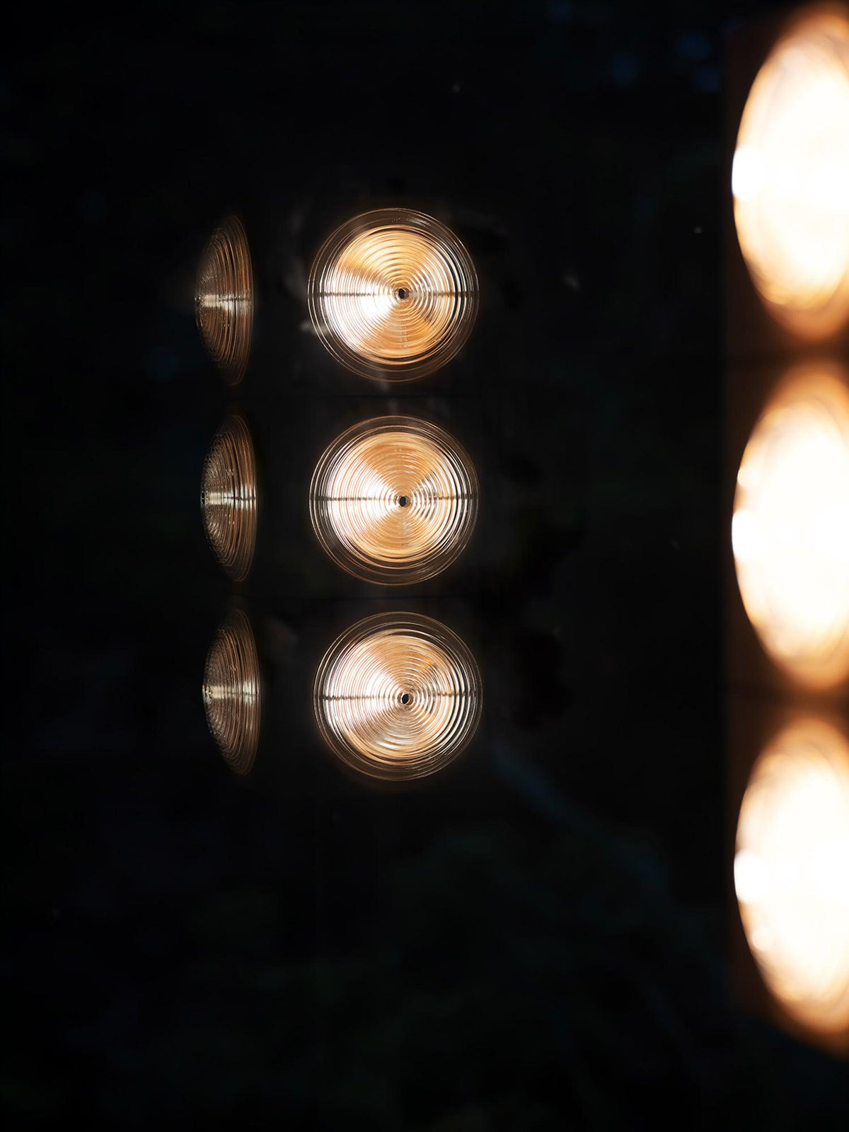 Avraearae modulaire vloerlamp van kersenhout