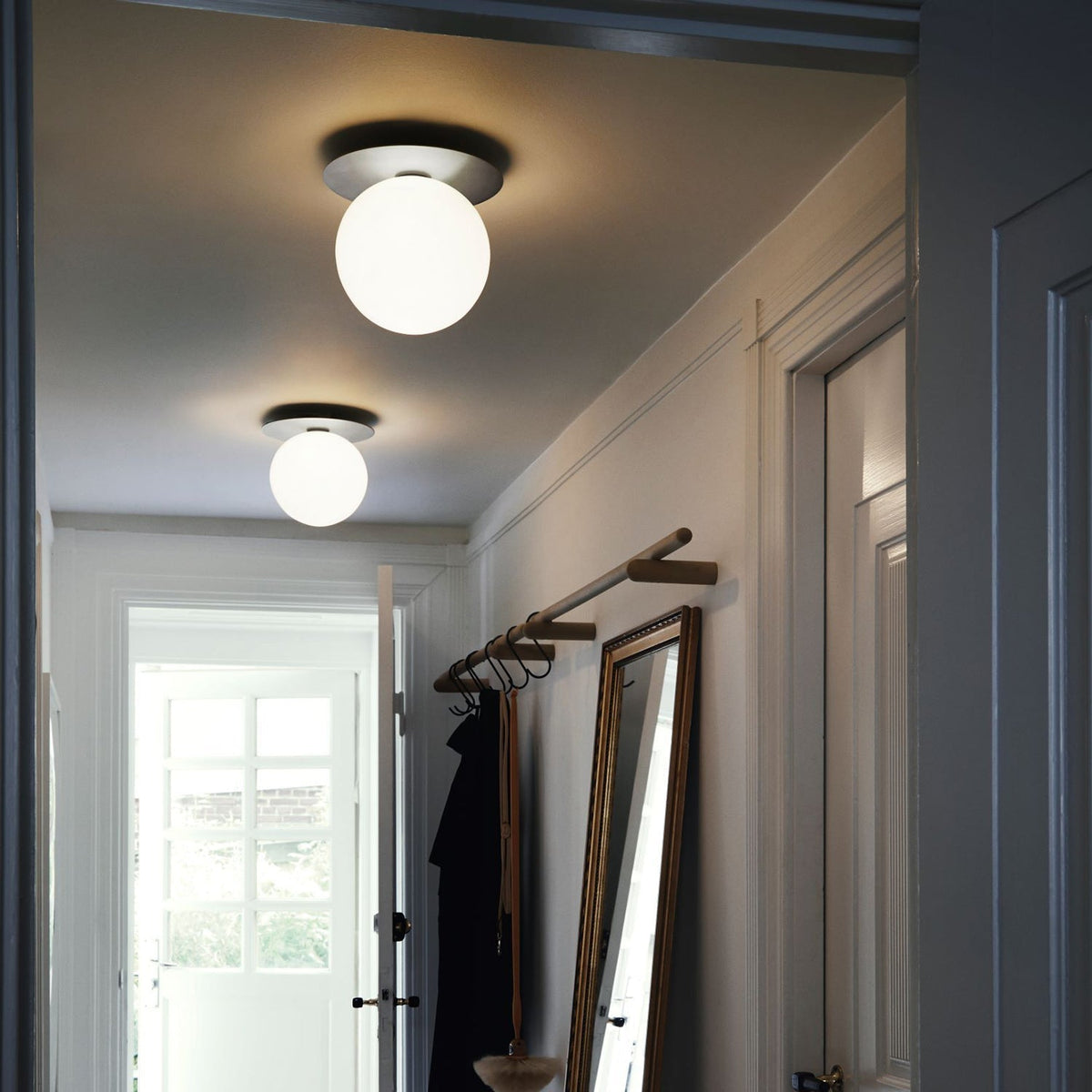 Nifte wandlamp Ronde Schijf Mondblaasglas Minimalistisch met bolvormige kap