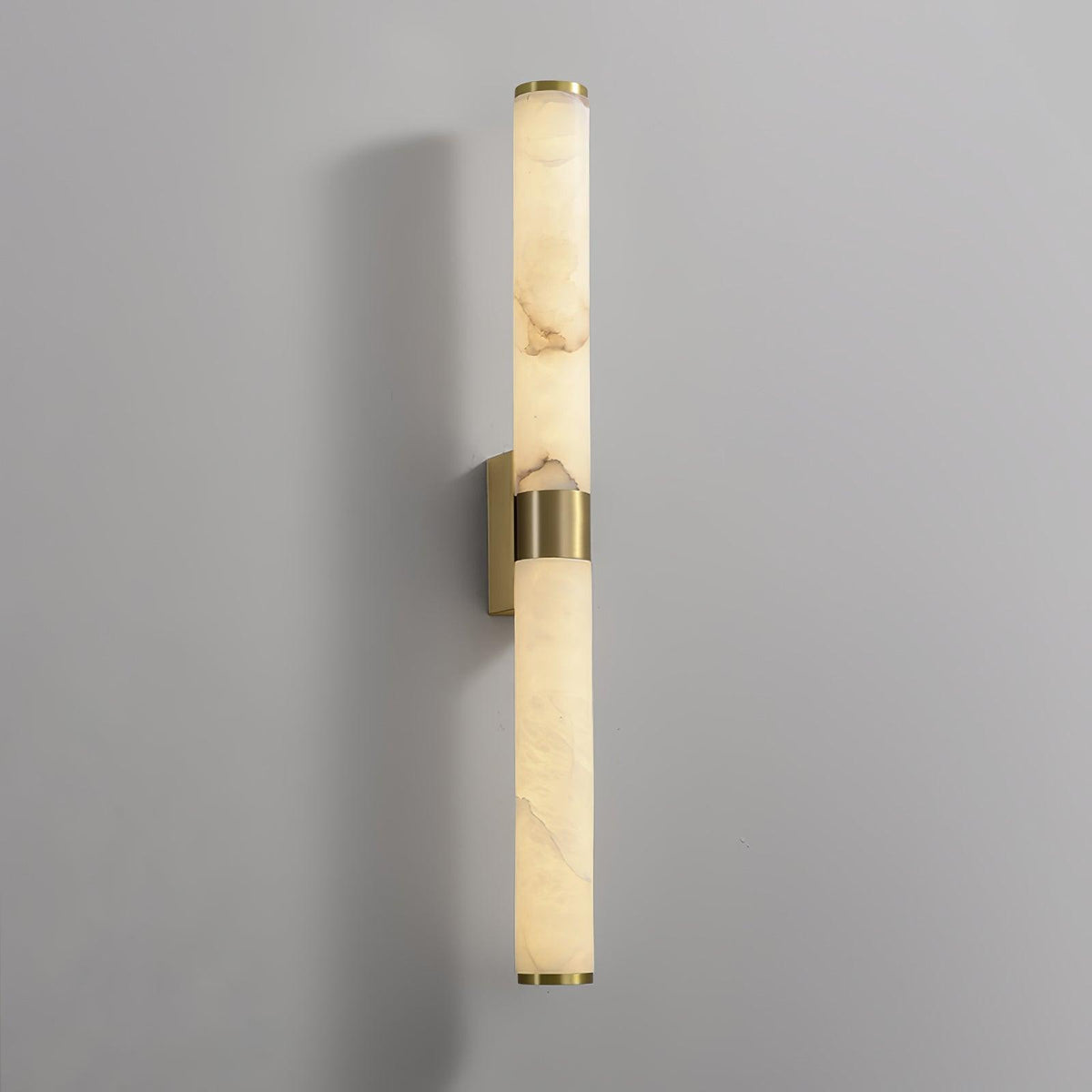 Olmirira minimalistische wandlamp van albast