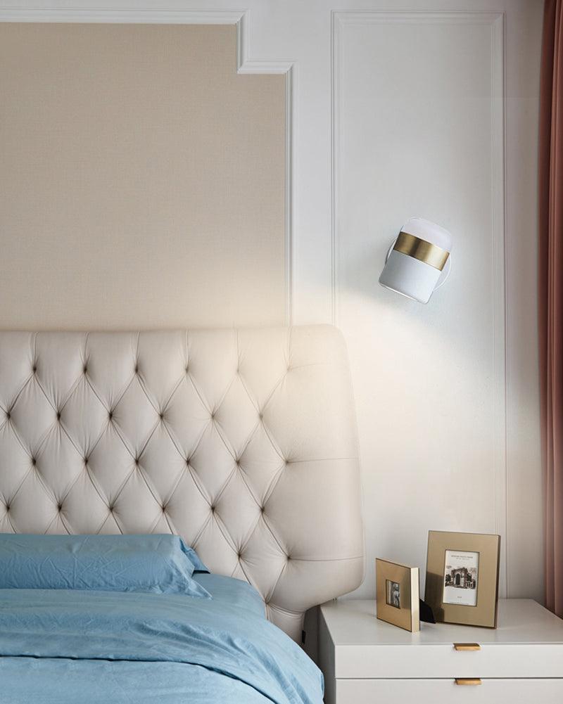 Liorinora wandlamp zwart met matglas en verstelbare kop