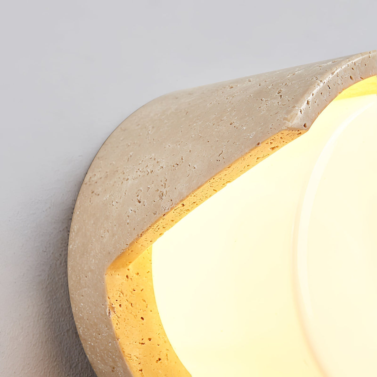 Quendis Geel travertin wandlamp