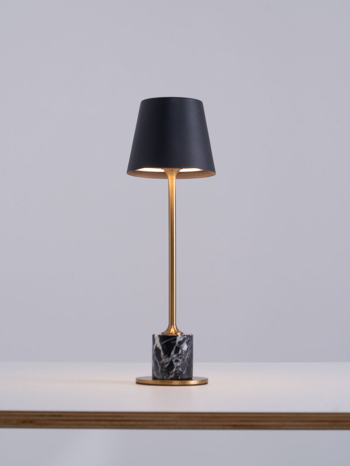 Penny minimalistisch tafellamp