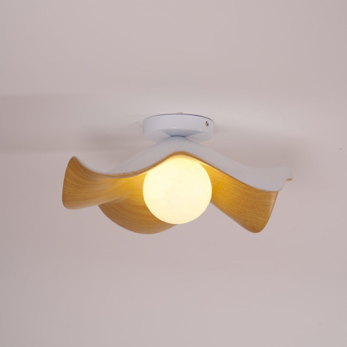 Belenor plafondlamp Lotus Leaf met witte afwerking en hout