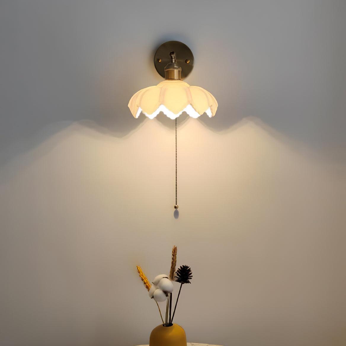 Lotus draaibare glazen wandlamp in Noordse kunststijl