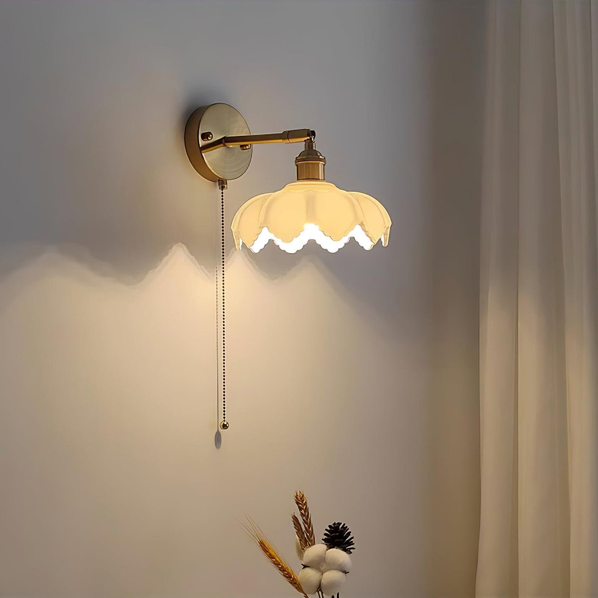 Lotus draaibare glazen wandlamp in Noordse kunststijl