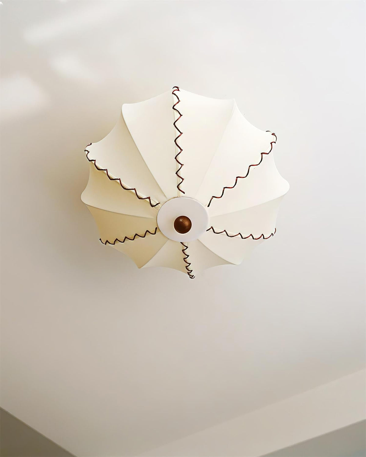 Colette plafondlamp van walnoothout en beige stof