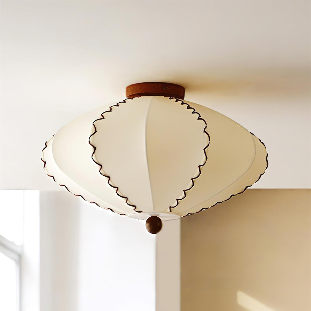 Colette plafondlamp van walnoothout en beige stof