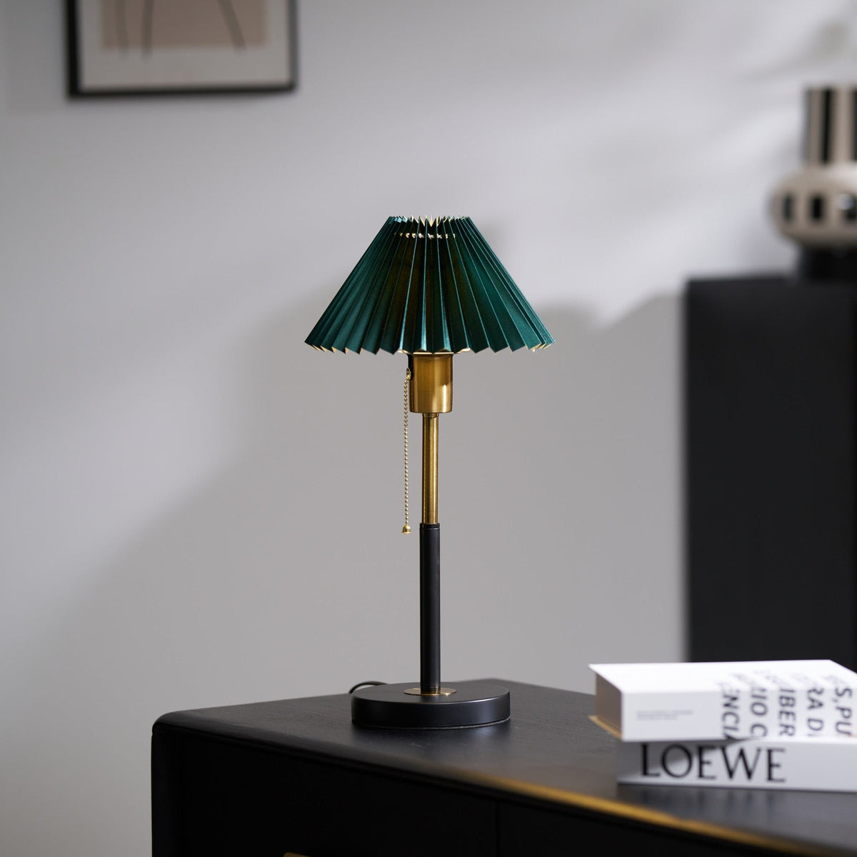 Mevzo Minimalistische tafellamp van keramiek