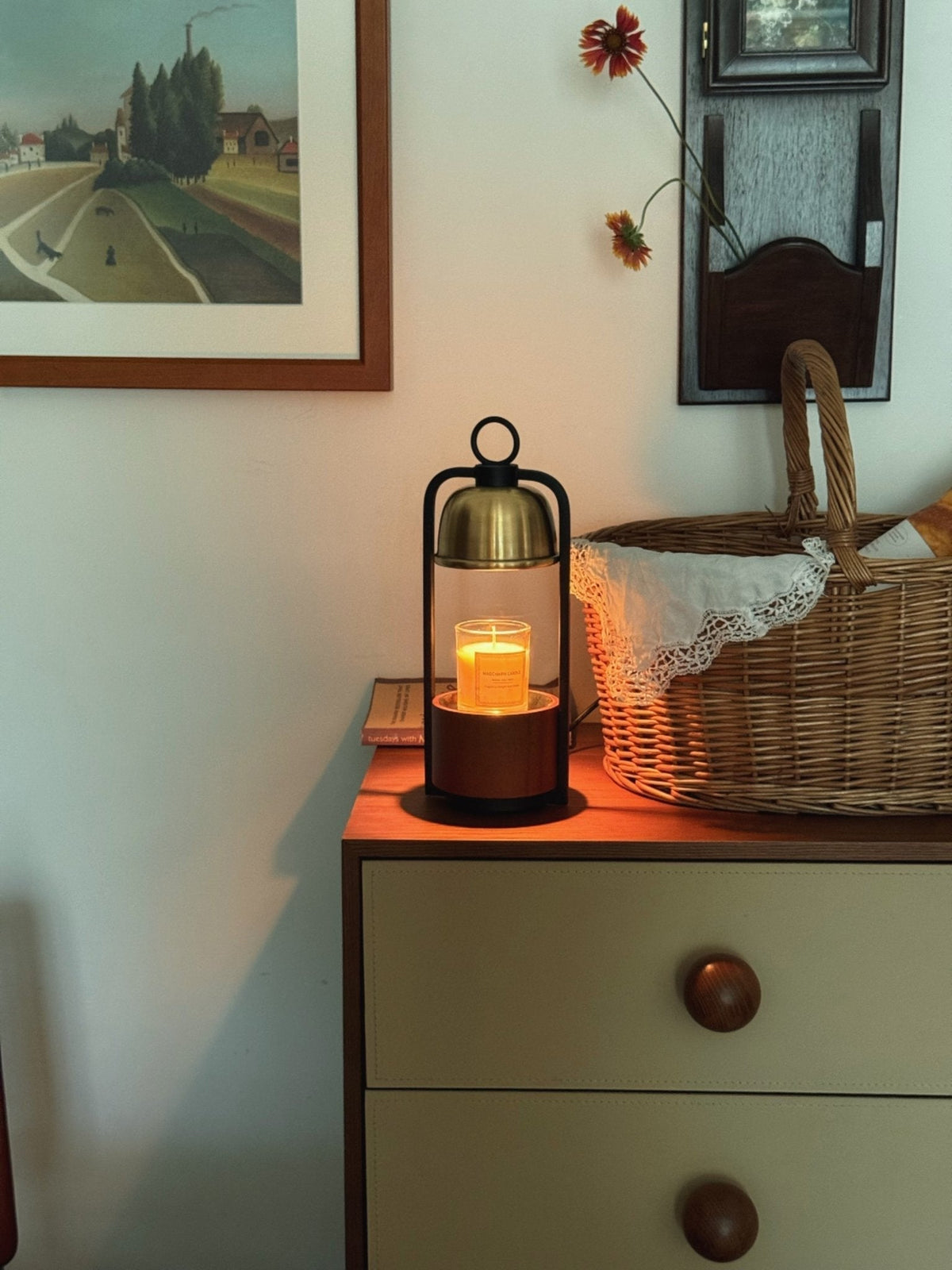 Rosa Moderne tafellamp van walnoothout en goud