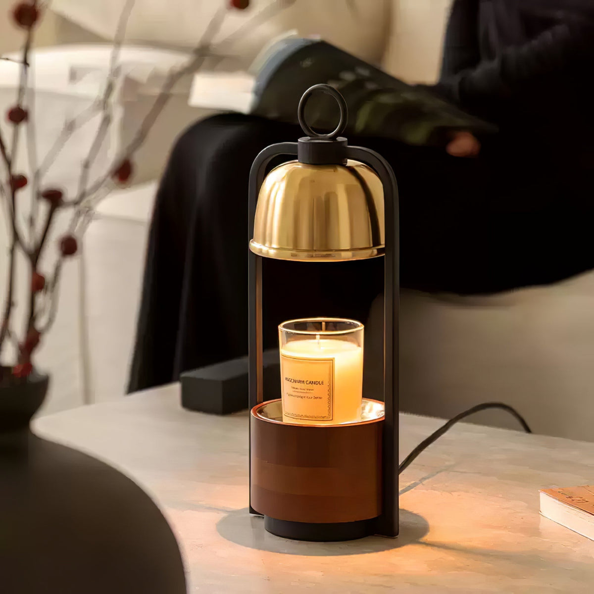Rosa Moderne tafellamp van walnoothout en goud