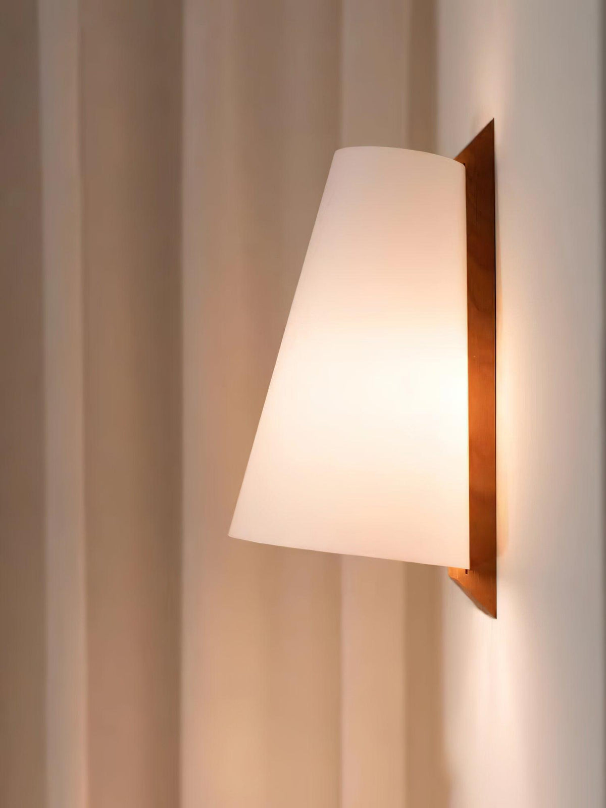 Miriam Moderne minimalistische wandlamp van kunststof